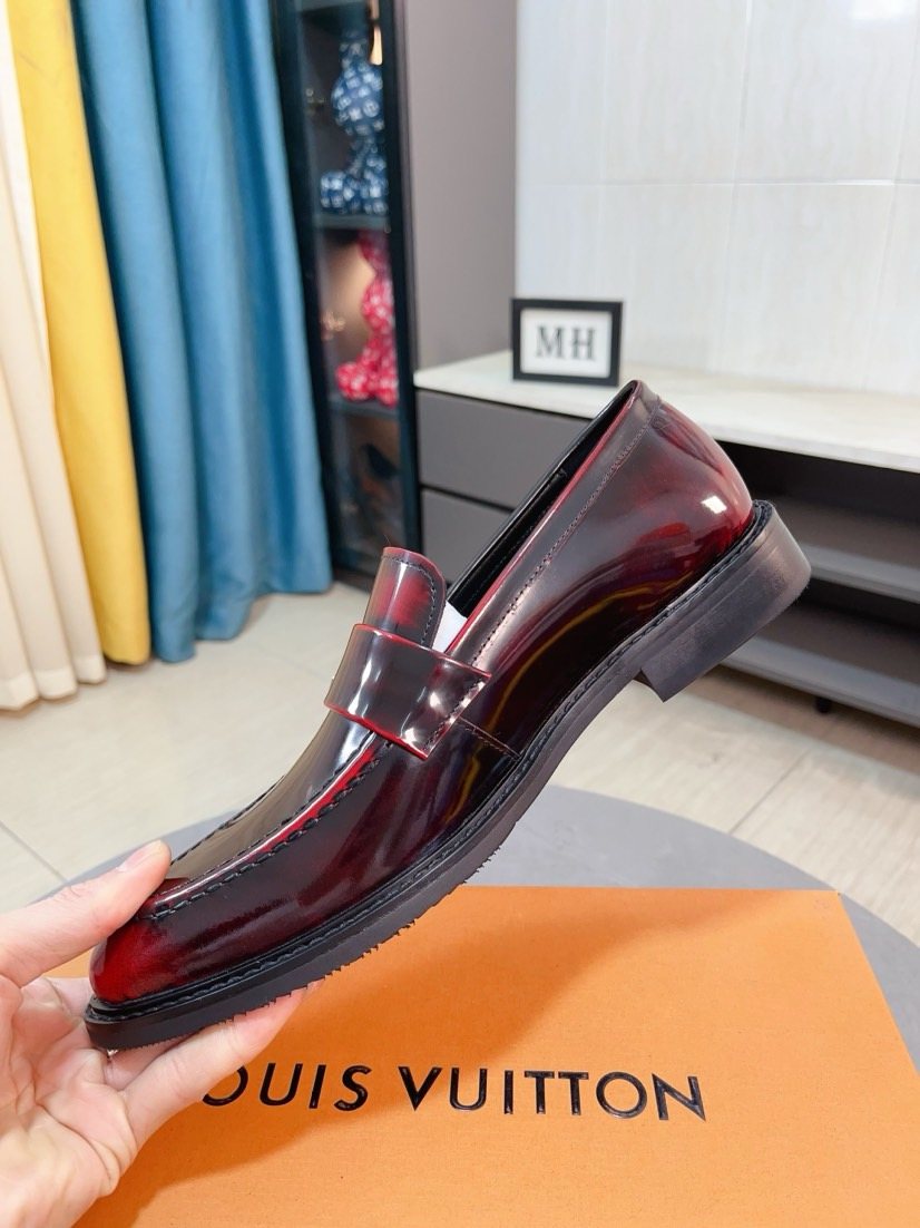 Louis Vuitton Textured Hardware Loafers — model